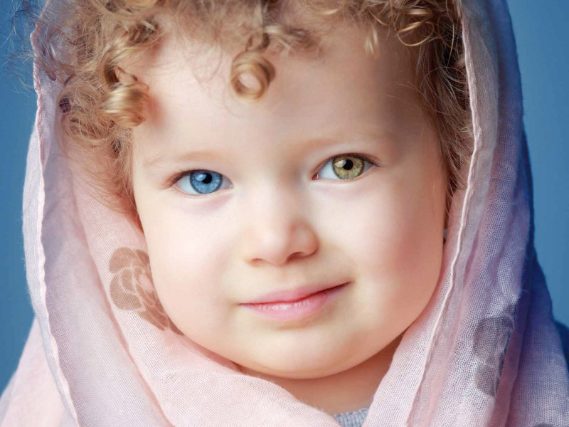Что делать, если у ребенка глаза разного цвета?