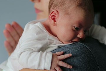 Колики у новорожденного: причины, симптомы, первая помощь | Клиника Аперто